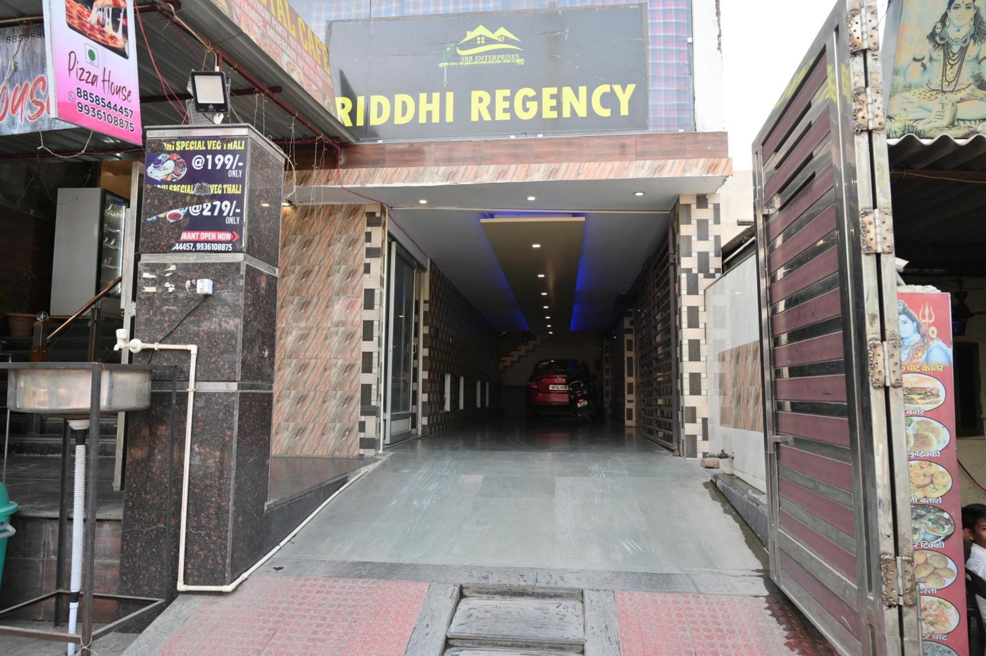 Riddhi Regency Hotel *